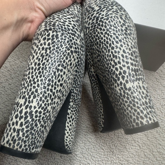 Printed cap toe ankle boot - Picture 4 of 4